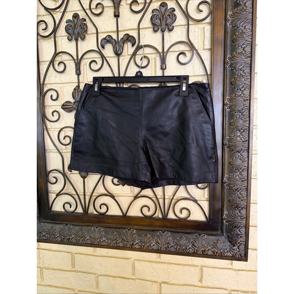 Trina Turk Black Leather Shorts Sz 4 Pockets Side Zip Winter Concert Vibes
